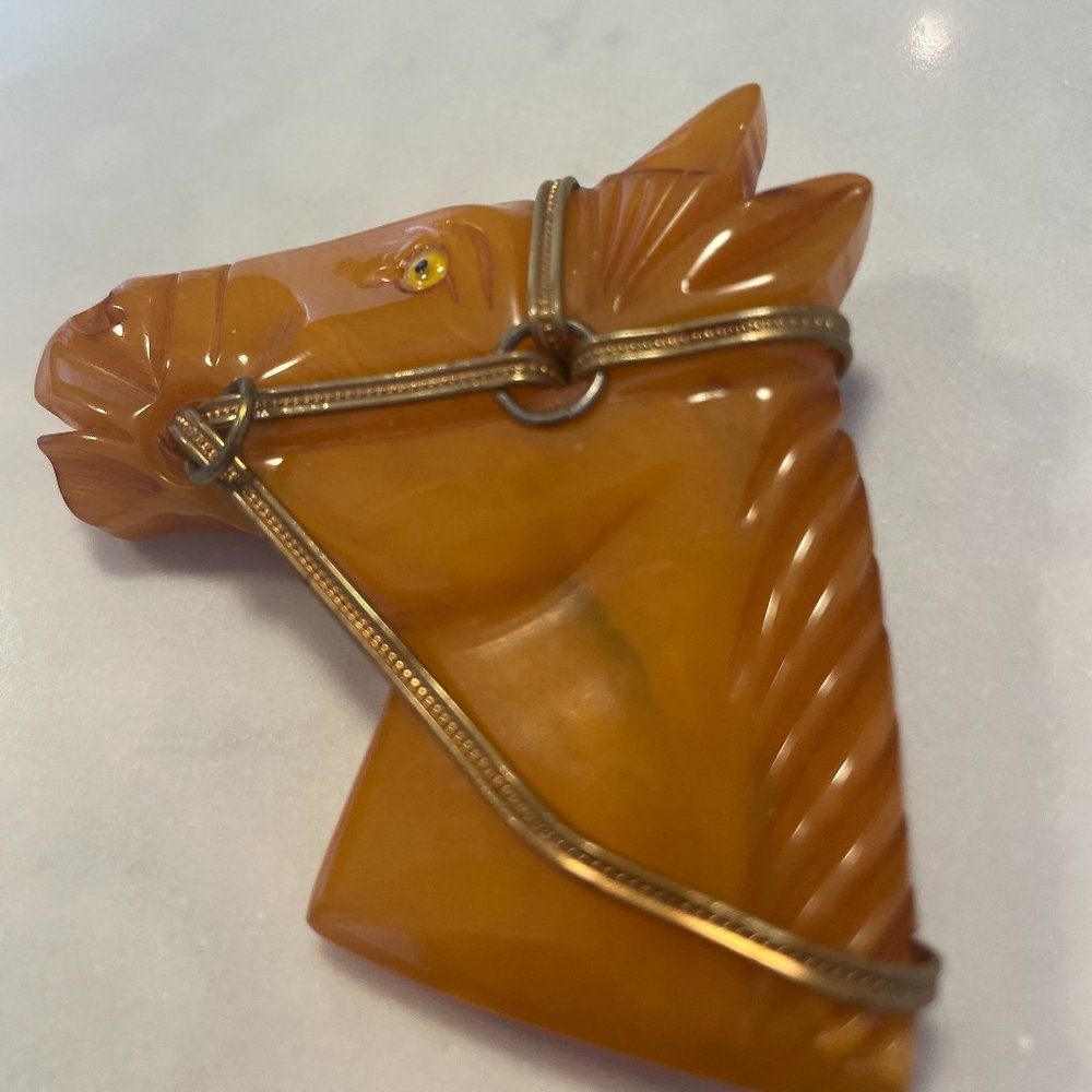 Amazing Bakelite horse Brooch! Amazing detail!